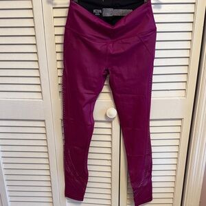 Victoria's Secret Magenta Workout Leggings